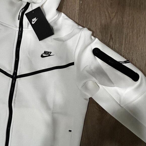 Nike tech white size medium - Picture 2 of 3